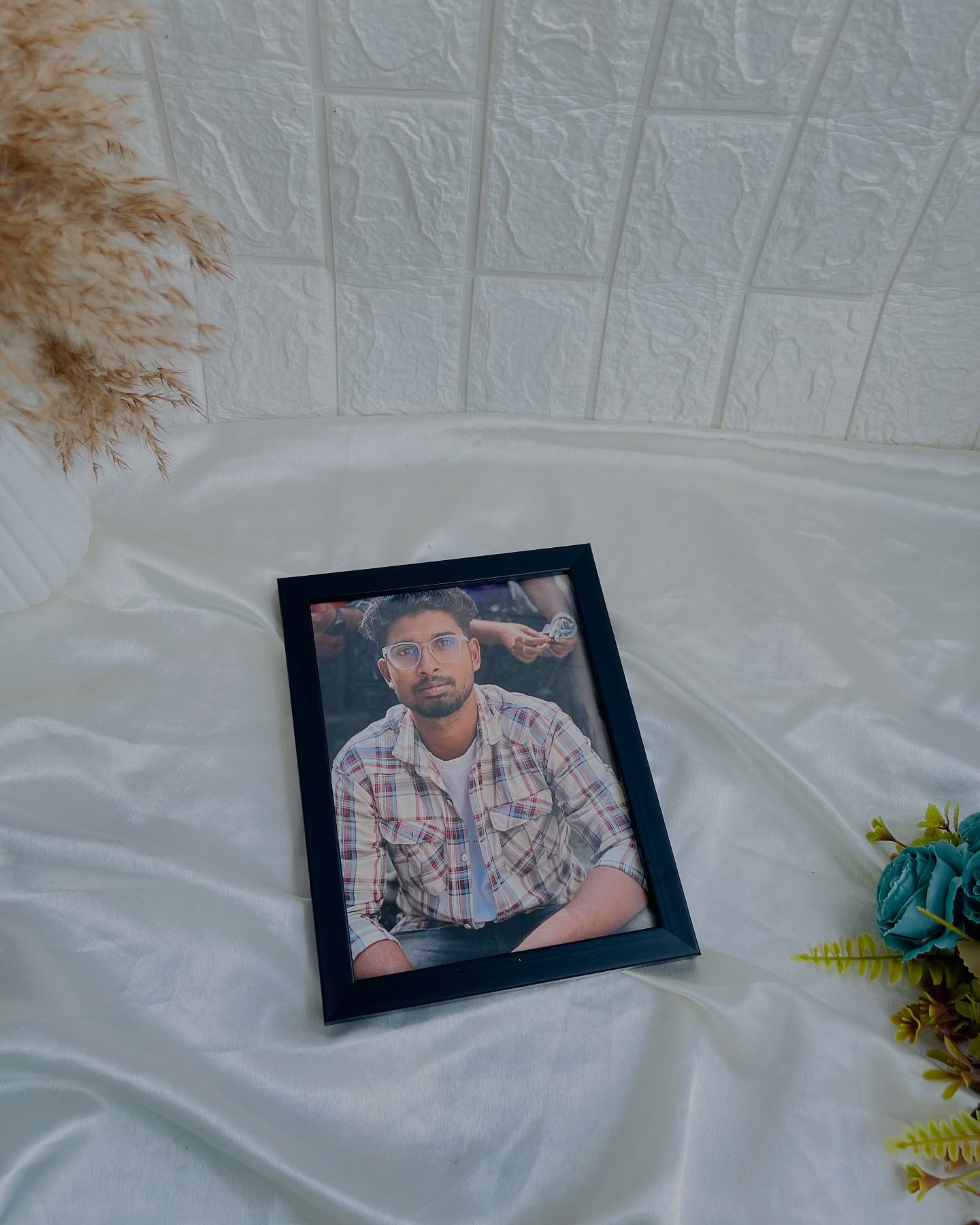 Classic Portrait Photo Frame