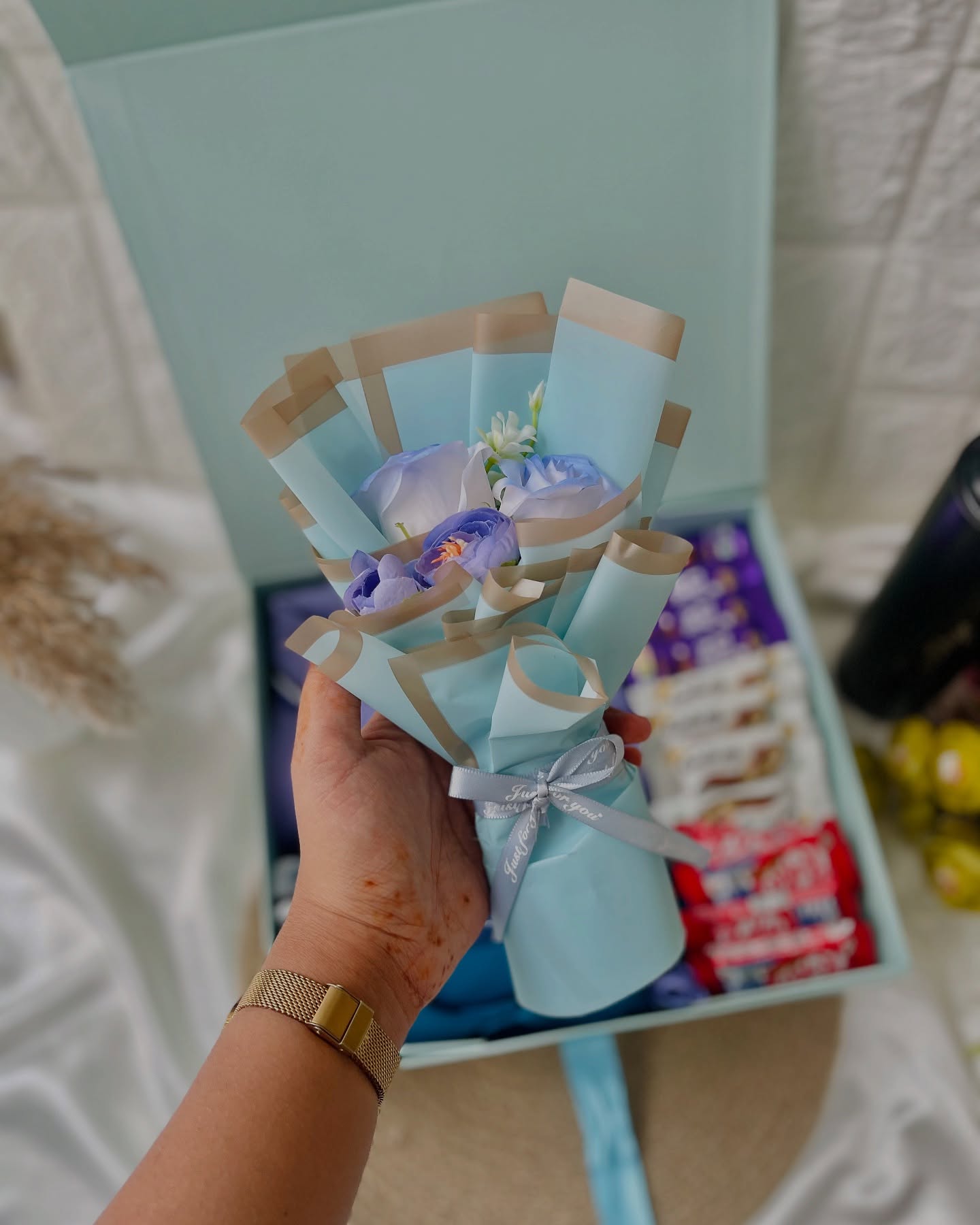 Lilac Bloom & Chocolate Gift Box