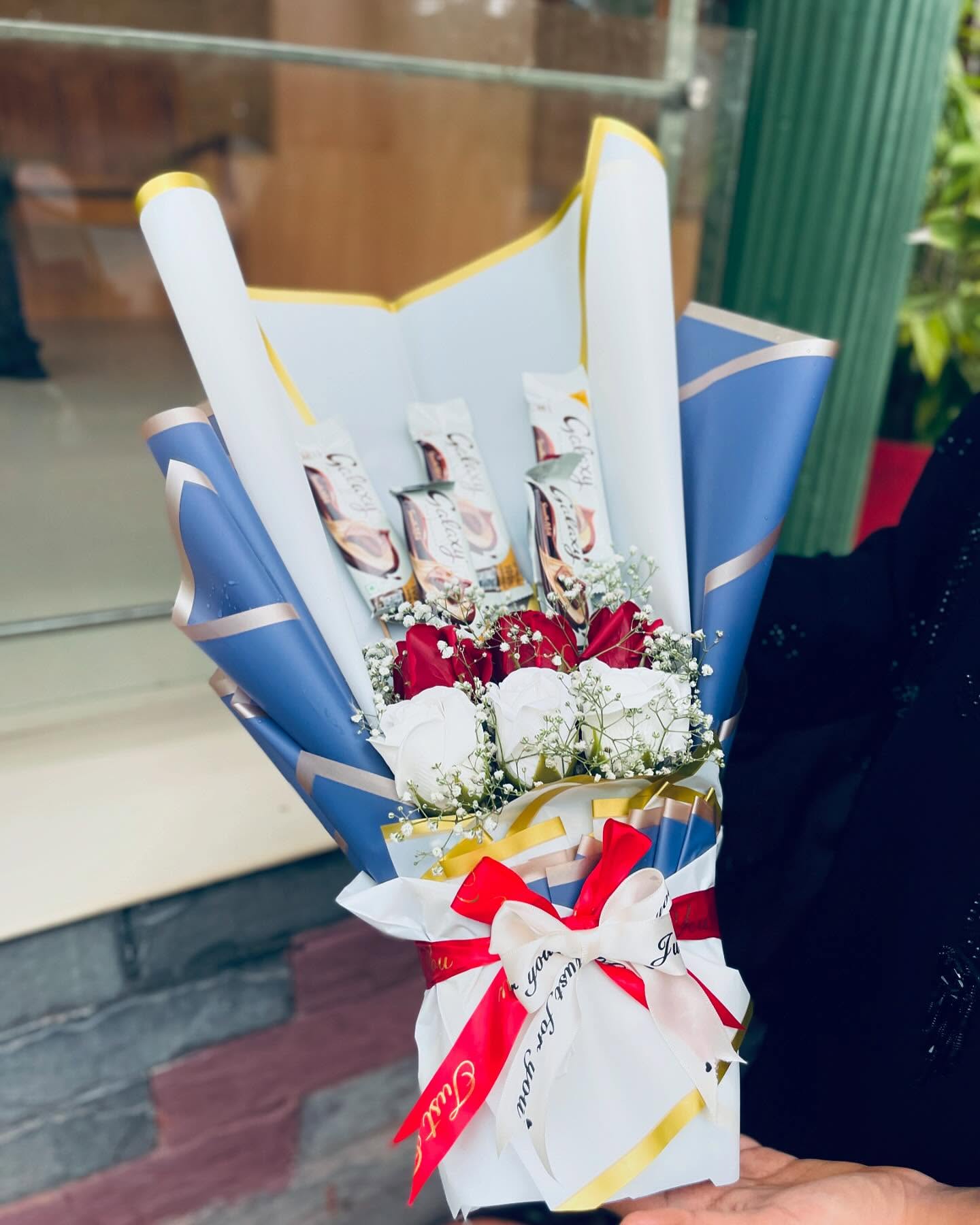 Rose & Galaxy Chocolate Bouquet