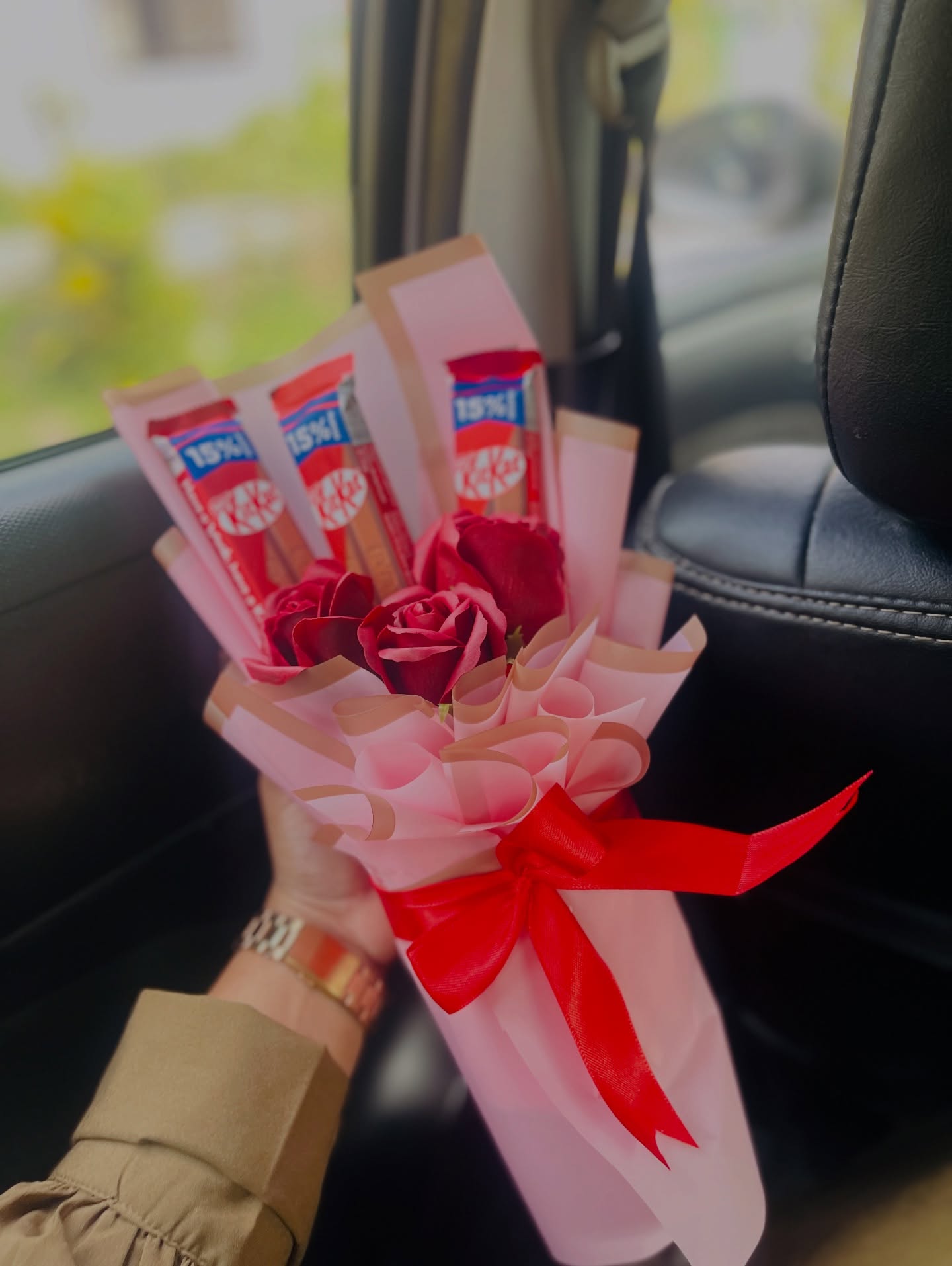 Rose & KitKat Bouquet